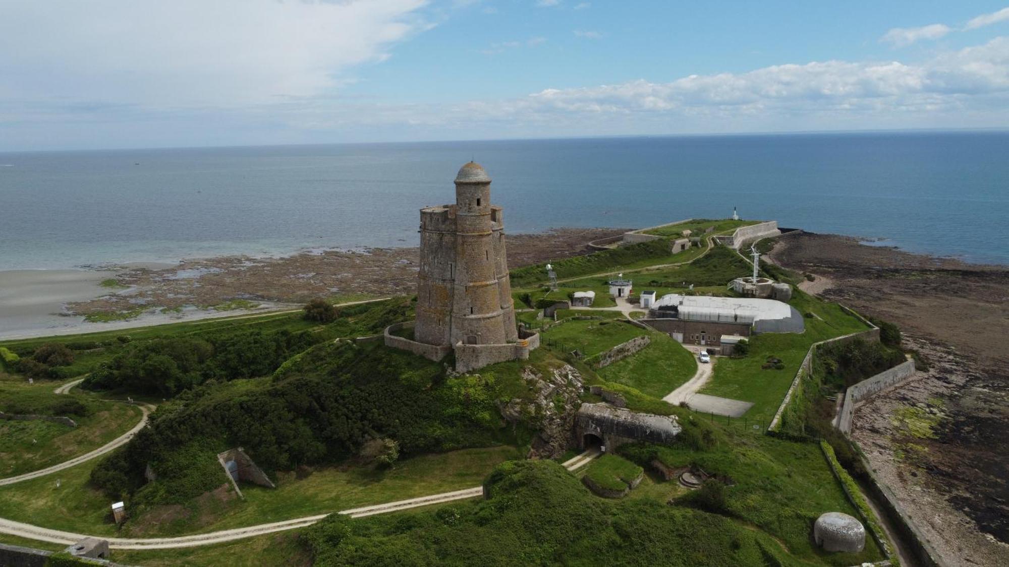 Aux Portes De La Hougue Quettehou Exteriér fotografie